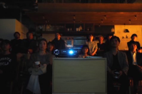 映画を軸にしたコミュニティを形作るマイクロシアター「popcorn」