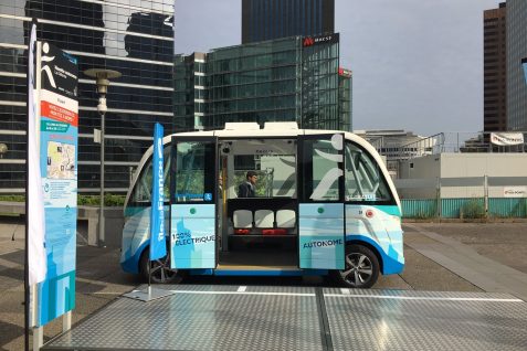 世界では無人自動運転バスの開発競争が始まっている