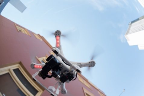 ゲームチェンジャーとなるか、米スタートアップ「SKYDIO」の人工知能ドローン