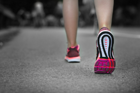 ランニングフォームを自動で分析？ 2.8兆円市場の「ランニング」を狙うアシックスのデジタル戦略