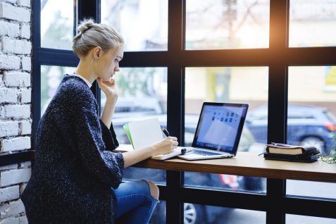 リモートワーカーの悩み「孤独」を解消する、優しいテクノロジー続々。リモートワーカーの孤独解消、ロボットか「Hoffice」参加か？