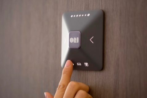 自動で部屋が寝室、ラウンジ、衣装部屋にもなるスマート家電「Ori」