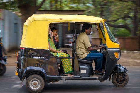 Uberも参入、インド配車サービス市場の最新動向〜自動三輪「リクシャー」の電動化とその先の進化
