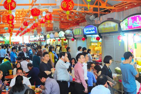 安定を捨て、一念発起。シンガポールの伝統的屋台「ホーカー」経営に挑戦する若者たち