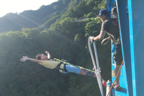 “バンジージャンプ”に“浮世離れ” 福利厚生で非日常な体験を提供する理由とは