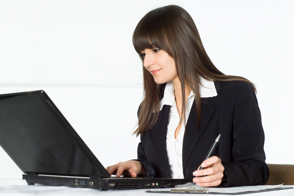 学びたい社会人は9割。「人生100年時代に働きながら学ぶこと」実態調査 AMP[アンプ] ビジネス