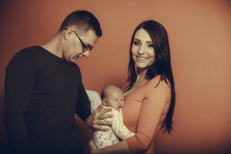 スマホがなかった時代へと回帰する、アメリカ育児 ”ローテク化” の今