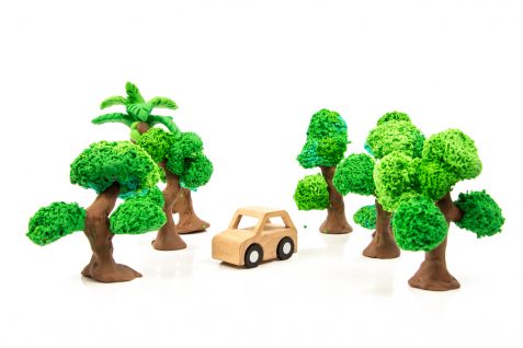 発する音で「木を育てる」 ウルグアイ発・トヨタのエコカーに見る、次世代電気自動車の姿