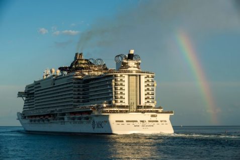 「クルーズ汚染」が世界中で議論白熱、仏・カンヌは汚染クルーズ船を禁止へ