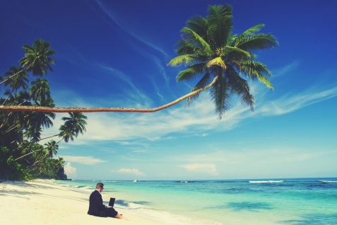 「離島でリモート」高速インターネットやマシンスペック向上がもたらすエクストリーム・リモートワークの時代