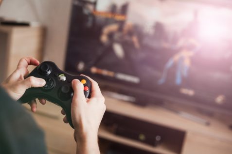 ゲーム中毒抑制、中国が乗り出した未成年者のゲーム時間規制