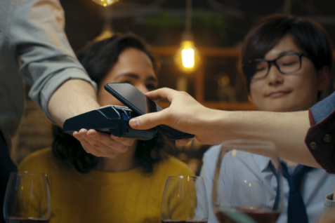 Payサービスで曖昧な割り勘を解消。忘年会、新年会で役立つ送金機能とは