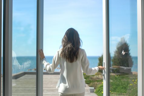 月経があるすべての人へ——「ピンクと花柄の呪縛」から解き放たれた、海外女性用品ブランドたち