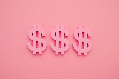 生涯1,000万円以上の損? 欧米で問題視される「ピンクタックス」と撤廃を唱える企業の取り組み