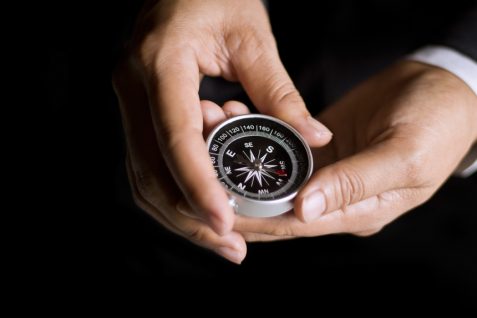 地図型マネジメントから「コンパス型マネジメント」へ——先行きの見えないこれからのビジネスで求められる方向感覚 ﻿