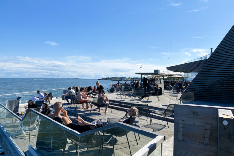 水着で入浴後、そのまま海へダイブ！サウナ発祥の地フィンランドで見た現地のサウナライフ ﻿