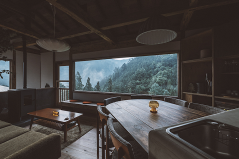 東京から車で2時間の別世界。三密を回避した「分散型ホテル」山梨県小菅村のマイクロツーリズム