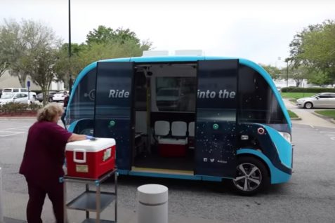 日本の4年先行く？コロナでの「接触減」需要にこたえる米国の自動運転車、最新事情