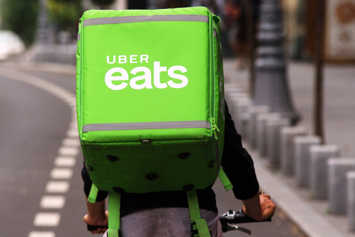 Uber Eats、医薬品や食料品まで取り扱いを拡大　アルコール類の配達も