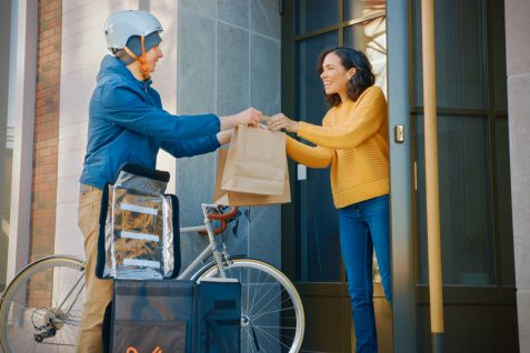 最も熱い業界「フードデリバリー」の今、そして今後の行方を占う3つのポイント