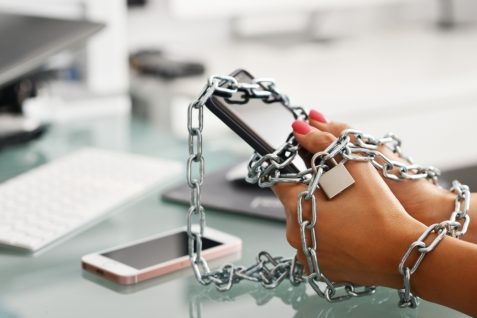 「年間1000時間」「生涯3280日」スマホ利用で失う時間、「制限」付きアプリでスマホ利用は変わる？