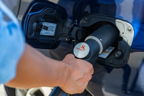 水素電車が話題。100兆円以上の水素経済、到来見据えた水素テック投資の加速。