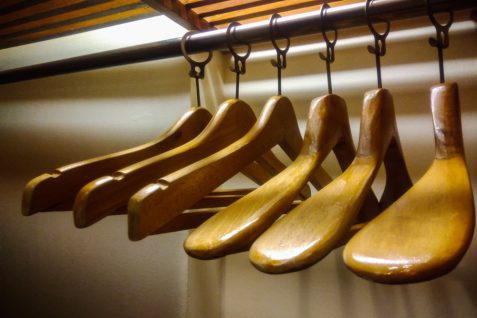 商品は7つだけ。「脱成長」を原則とするファッションブランド