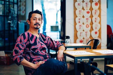 スペインでうどん店を開いた元プロサッカー選手。自らの足で歩き、築いた“今”