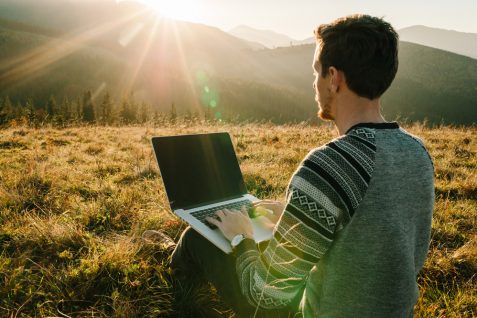 「リモートワークvsオフィスワーク」もう出社しないかもしれないZ世代とミレニアル世代