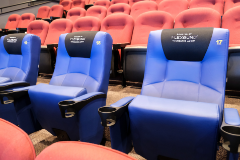 日本初導入。音の振動を“感じる”プレミアムシートがユナイテッド・シネマに登場。その聞き心地は？