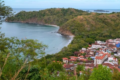 南米コスタリカの「車の走らない街」に学ぶ、徒歩と幸福度のカンケイ