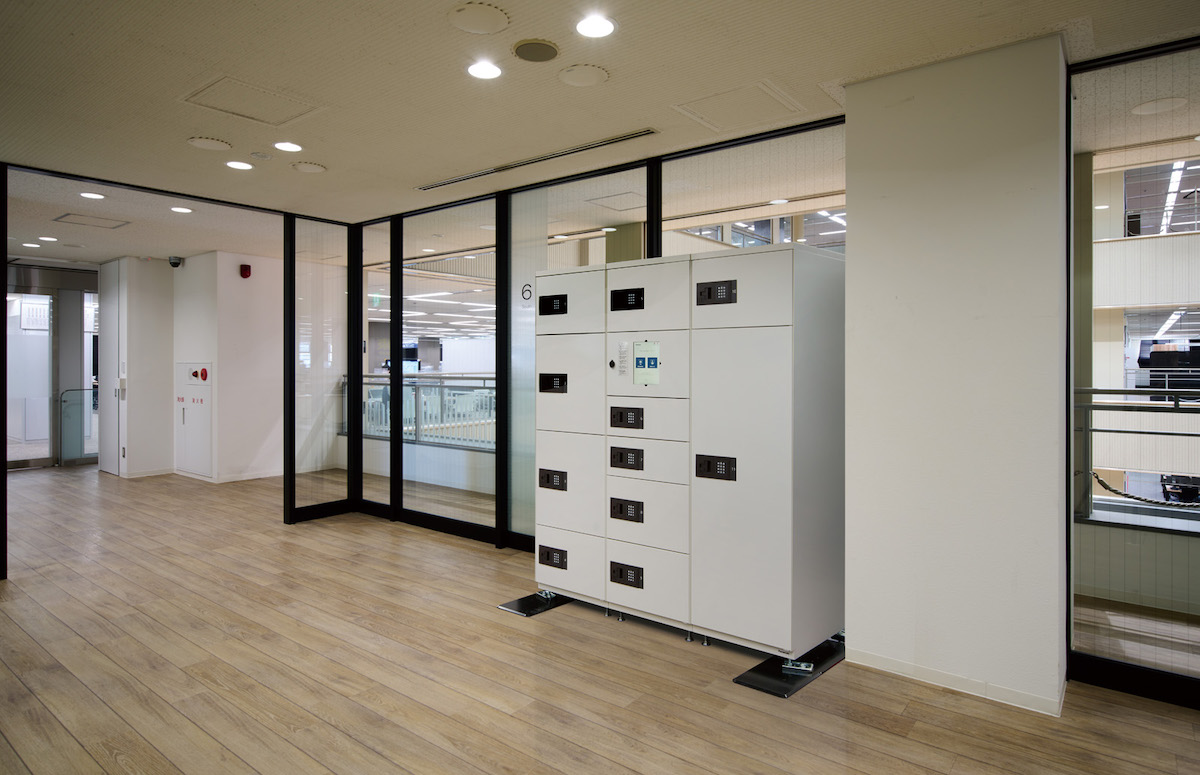 パナソニック、非対面で荷物の受け渡しが可能なオフィス用「マルチロッカー」を発売 荷物の詳細を遠隔で通知 AMP[アンプ] ビジネス