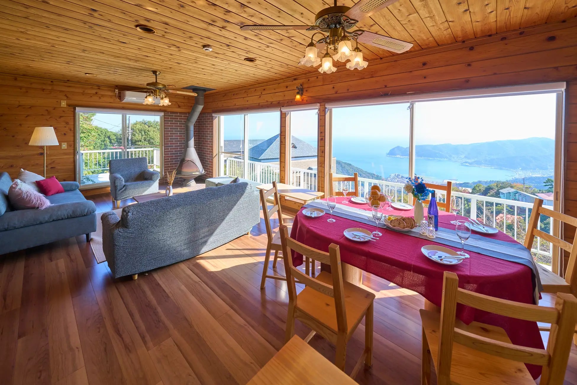 静岡県熱海市に一棟貸別荘「スイートヴィラ 熱海オーシャンハウス」がオープン WiFi完備でワーケーション利用も可能 AMP[アンプ