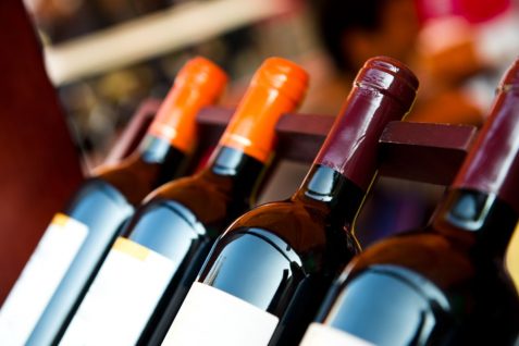 ボトルの中身は半分だけ。”2100年のワイン”が伝える、気候危機の現状