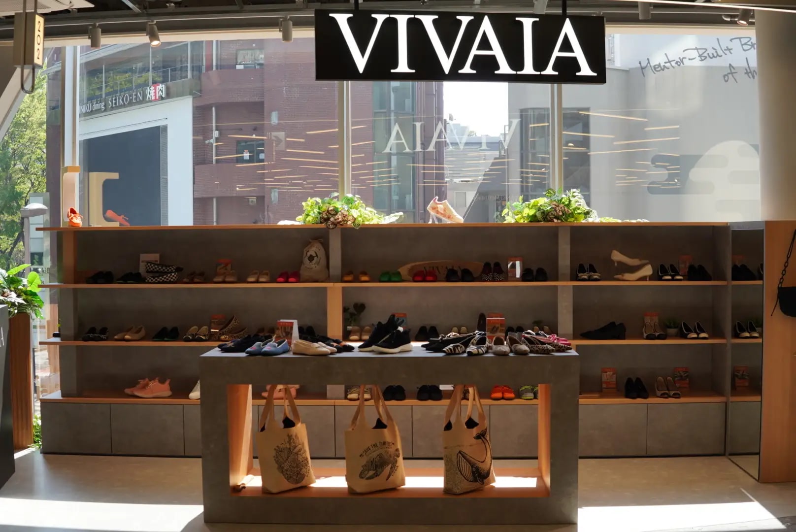 シューズブランドVIVAIA、原宿に日本初となる常設展を4月17日オープン