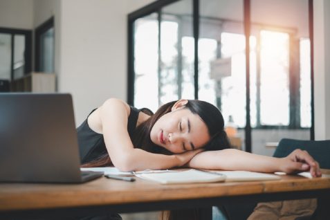 「昼食後の眠気をなんとかしたい」 から生まれた『sNAPout®』「仮眠」から始まる生産性革命