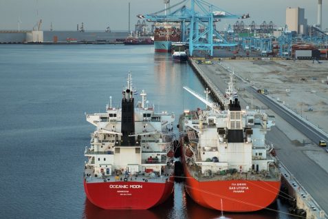 海運の脱炭素化に向けた動きが加速　ロッテルダム港でアンモニア燃料のバンカリングの実証実験が成功