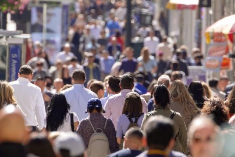 2025年世界幸福度ランキング。トップ10カ国の高順位の理由と、日本が低迷する理由とは