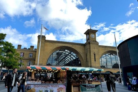 ロンドンの廃墟が、世界の知と好奇心を呼び込む街に。「イノベーション地区」のつくり方