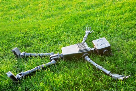 1日25億件のChatGPT利用が生む環境コスト──電力消費90％削減の道とは