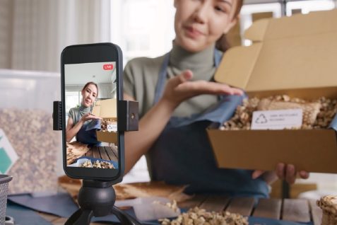 Z世代の58％が副業中。AI活用で月5万円を生み出すサバイバルワーク最前線