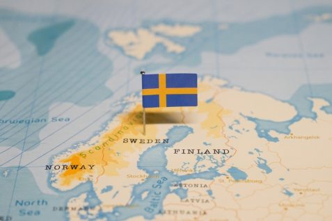 スウェーデンが仕掛ける「国民全員AI」計画──日本の行政DXは周回遅れなのか？