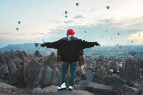 Z世代はAIの“旅レビュー”を信じるのか　拡大する「AIインフルエンサー」と信用設計