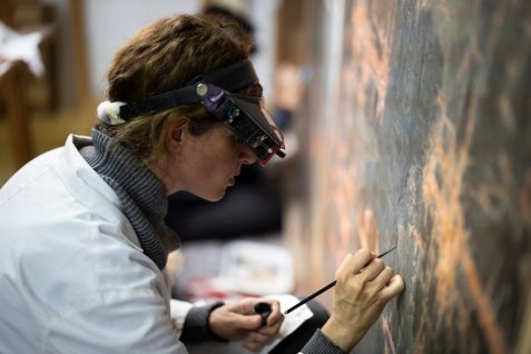 AIが600年前の絵画を3.5時間で修復──美術館に眠る作品が蘇る日